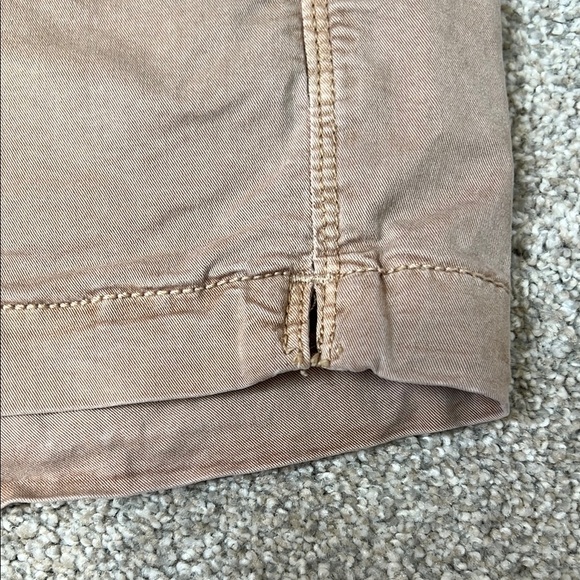 American Eagle Superstretch Tan / Light Brown Hi-Rise Shortie Short - Size 6 - Picture 2 of 10